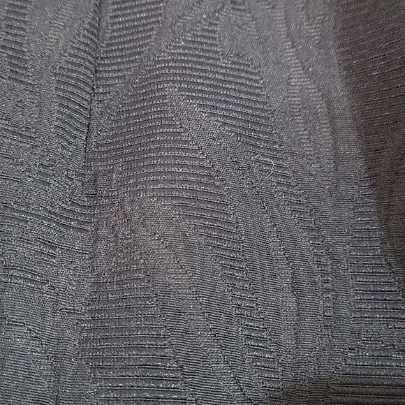 Talbots Navy cropped blazer/skirt set. Classic and timeless. Size 4 - Picture 8 of 8